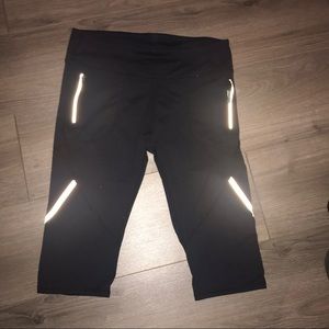 Reflective Catalina Fabletics cropped leggings